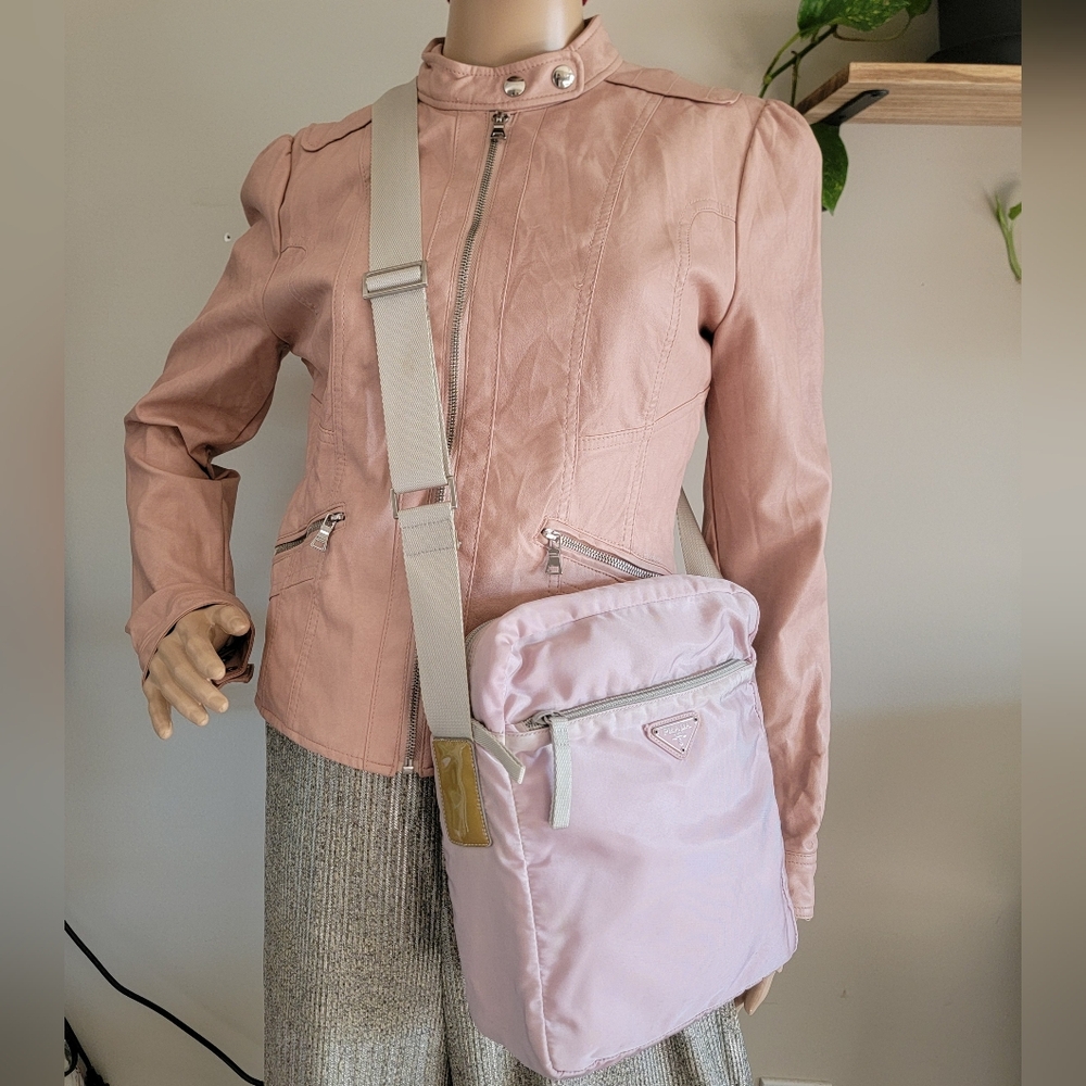 Firm✅️ Authentic Pink Prada crossbody with Authencity Card